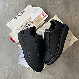 Alexander McQueen Siyah