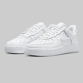 Nike Air Force 1 07 “ Triple White   Classic “